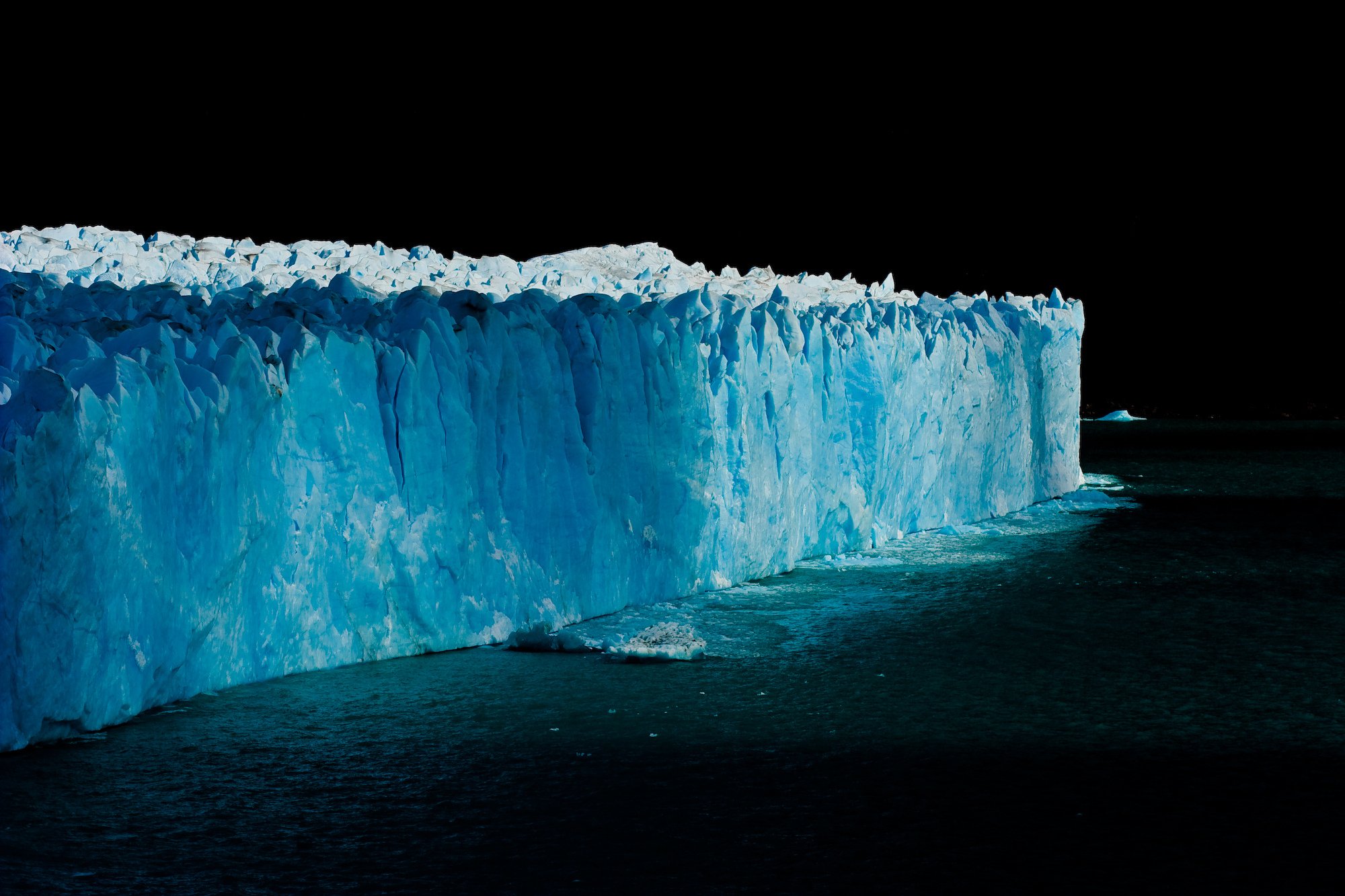 Самое голубое. Перито-Морено. Ледник в море. Парк Лос-Гласьярес Аргентина. Ледник Перито Морено Падающая льдина.
