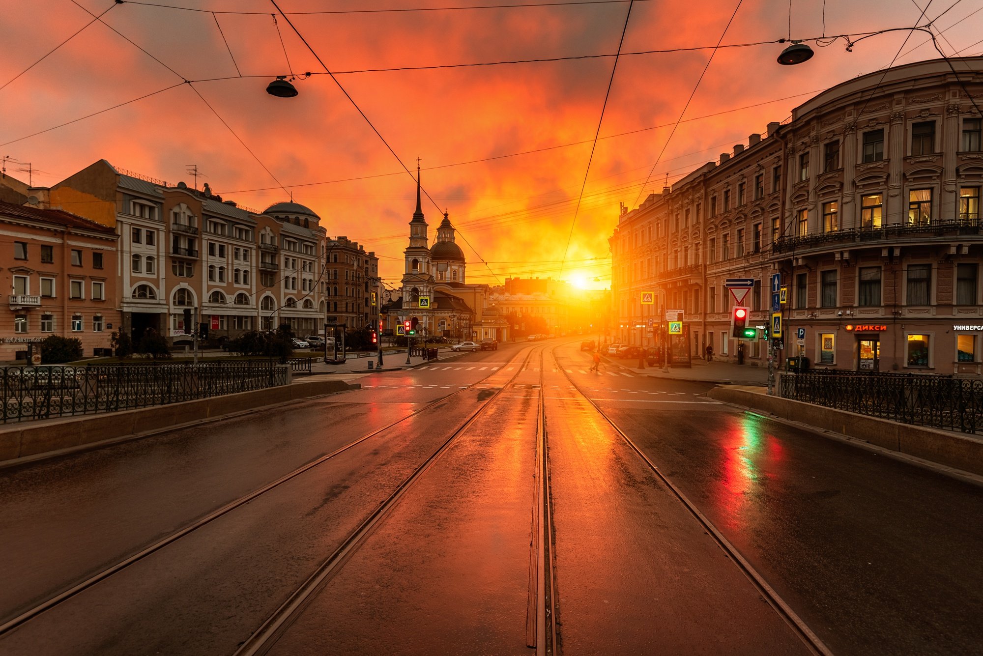 Закат солнца в петербурге. Санкт-Петербург улицы. Улица Белинского Санкт-Петербург.