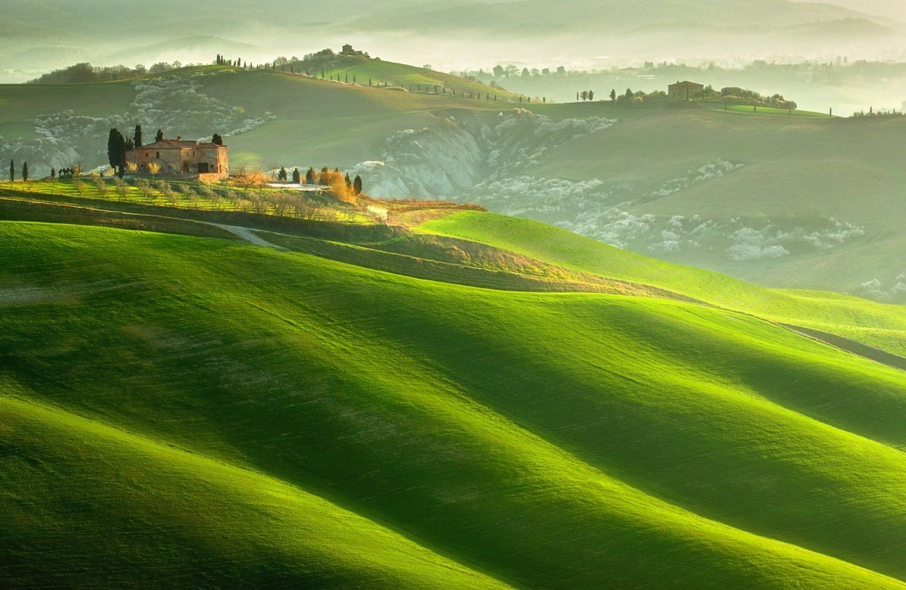 Beautiful hill. Холмы Тосканы Италия. Тоскана Италия зелёные холмы. Холмы тасканя. Италия холмы домики Тоскана.