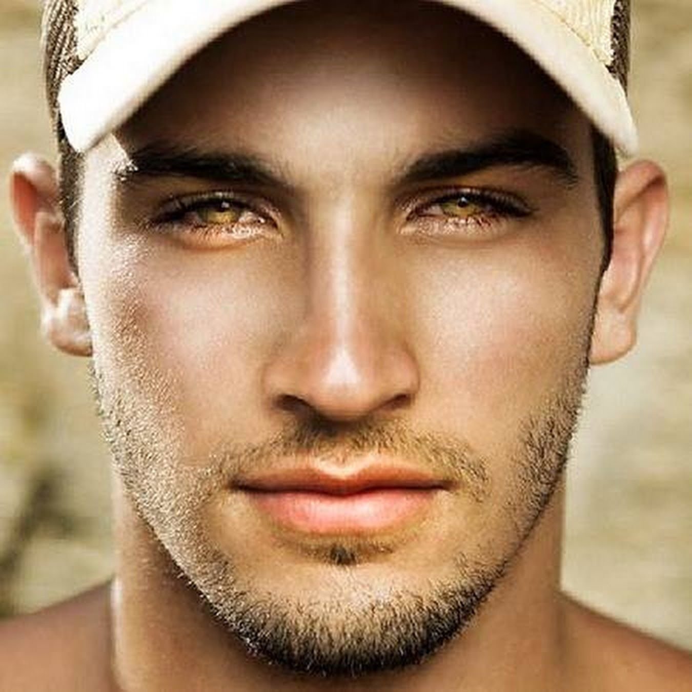 Голубоглазый самый. Красивые глаза мужчин. Красивые мужчины. Самые красивые мужские глаза. Парень с зелеными глазами.