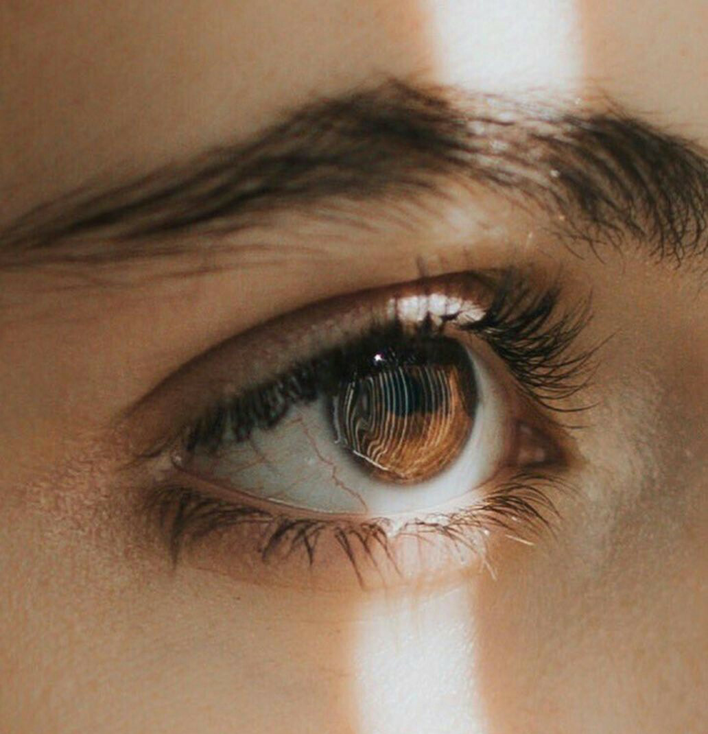 Красивое фото карих глаз. Карие глаза. Карие глаза Эстетика. Красивые глаза. Эстетика коричневых глаз.