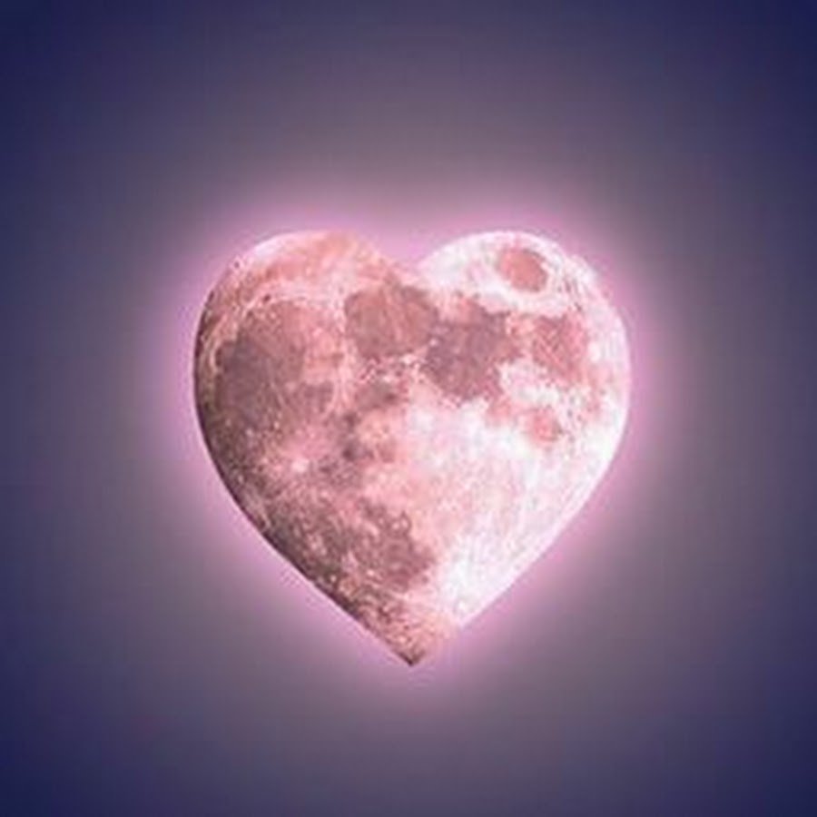 Ending heart. Луна с сердечком. Лунное сердце. Сердечки с пинтереста. Розовое сердце.