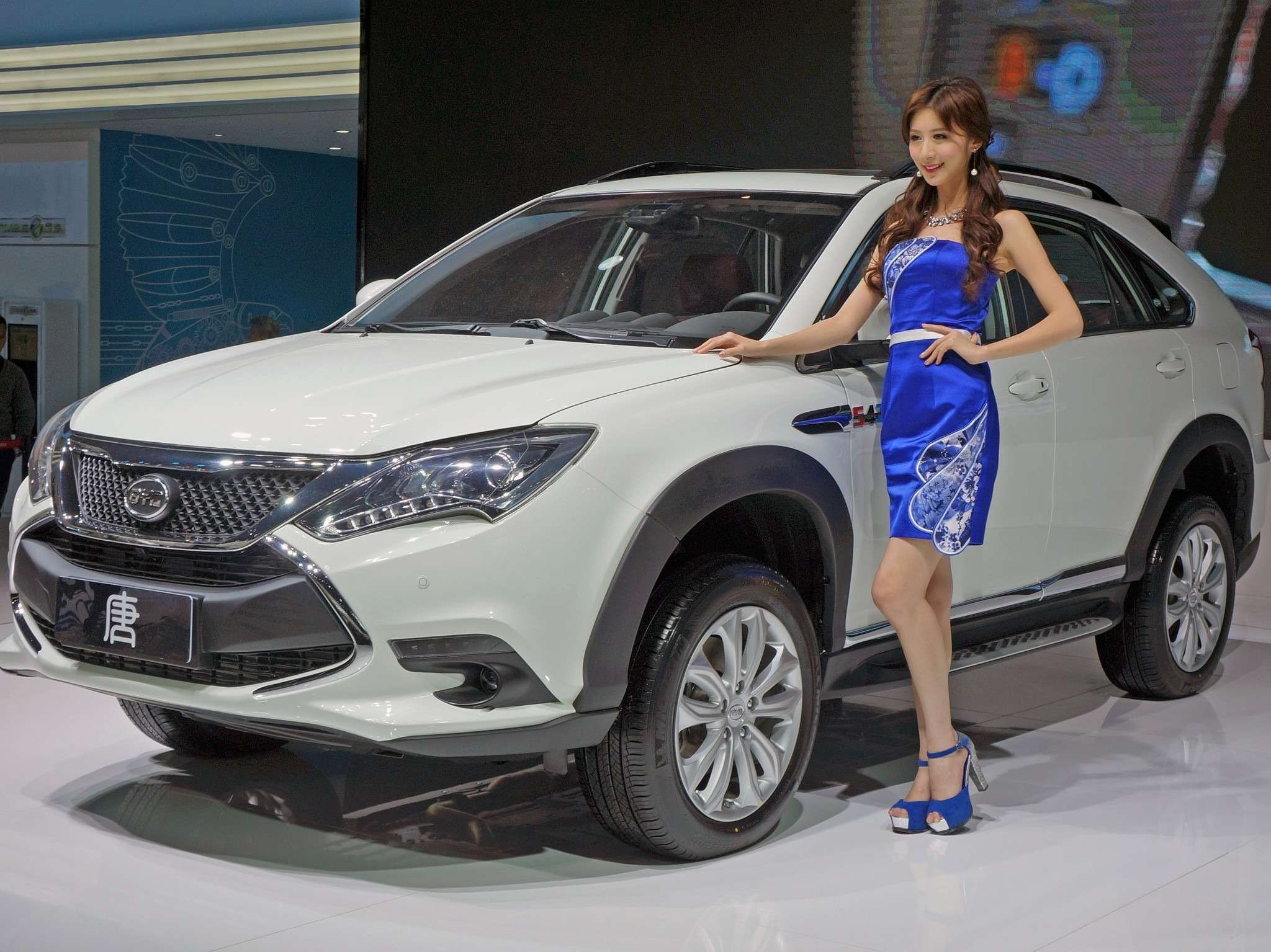 Какие китайские автомобили качественнее. BYD Tang. BYD Tang гибрид. BYD Tang 2015. BYD кроссовер 2021.