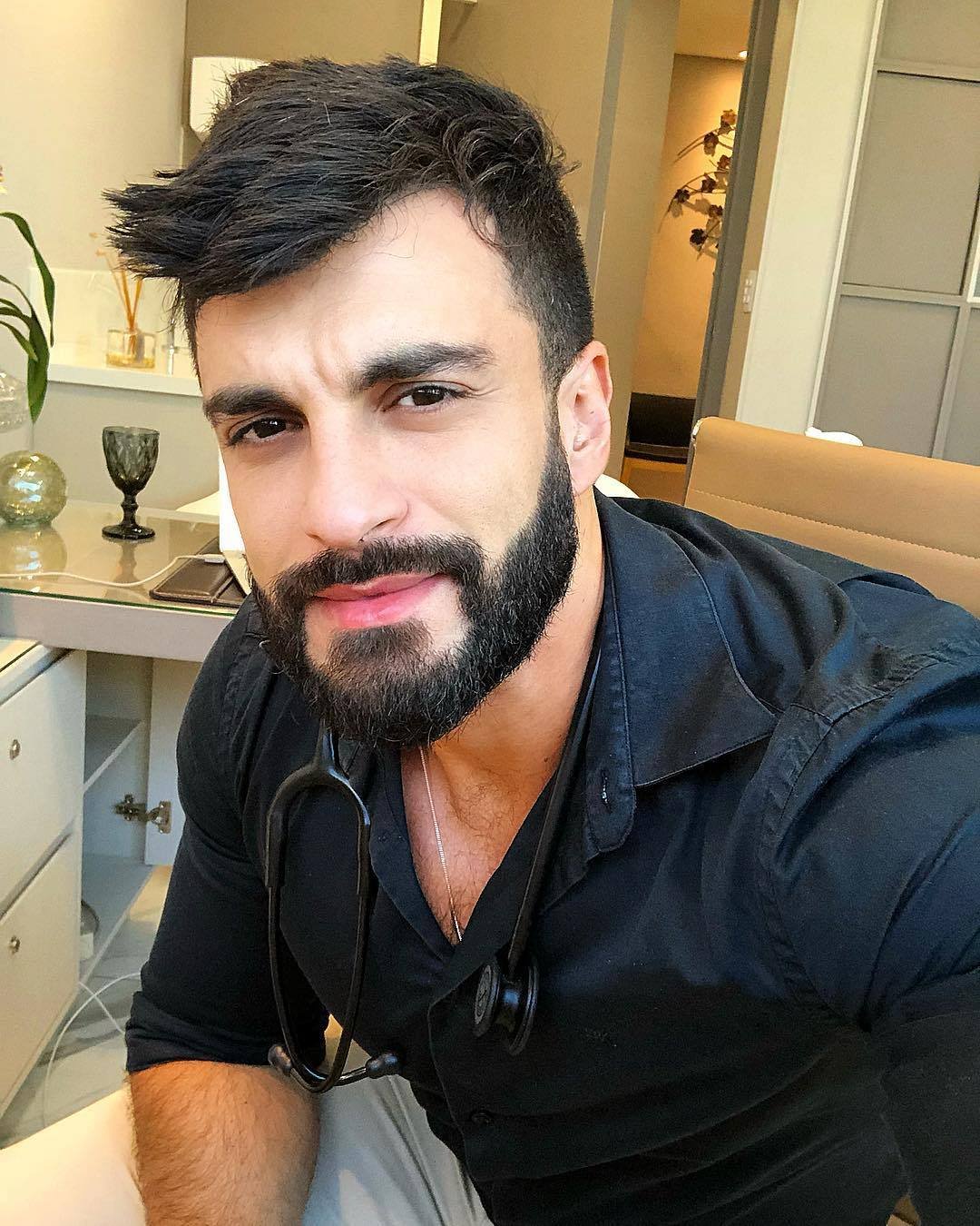 Красивый армянский мальчик. Красивая борода у мужчин. Азербайджанцы с бородой. Красивые парни с бородой. Красивые парни армяне.