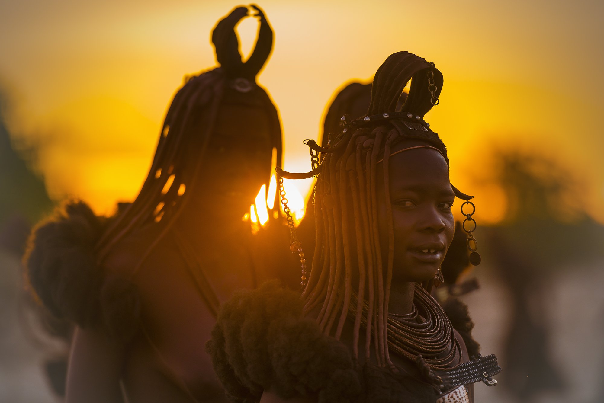 Мужчина женщина в племени. Северная Намибия племя Химба. Племя Химба в Намибии. Намибия девушки из племени Химба. Племя Химба в Намибии женщины.