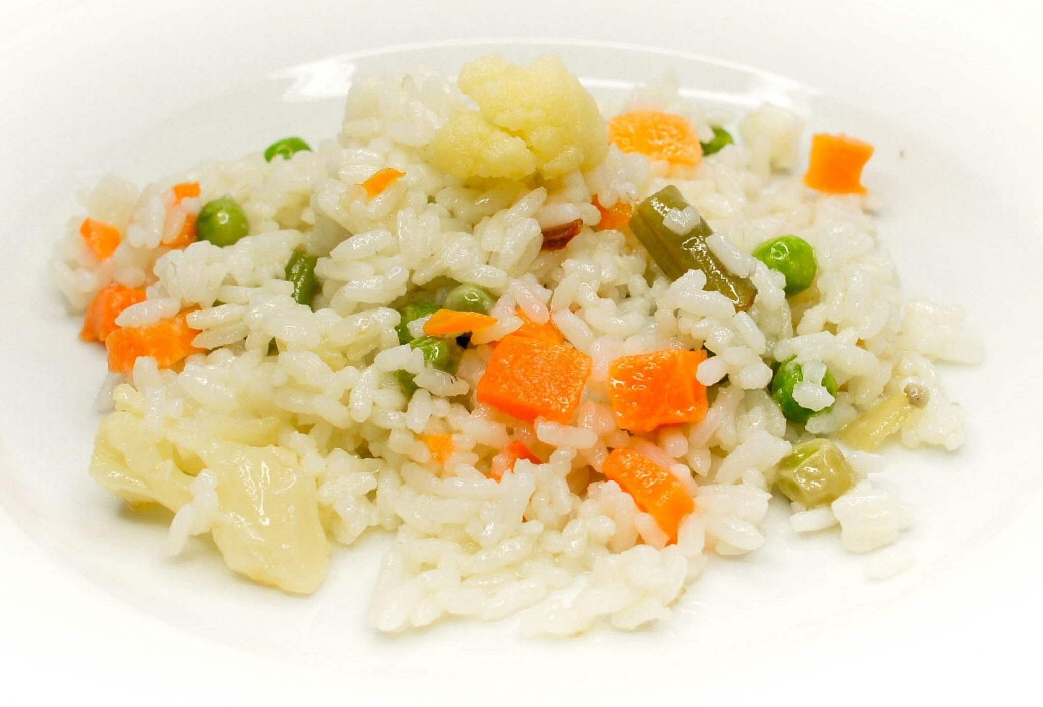 Рис без моркови. Рис с овощами. Рис отварной с овощами. Рис с овощами на гарнир. Варёный рис с овощами.