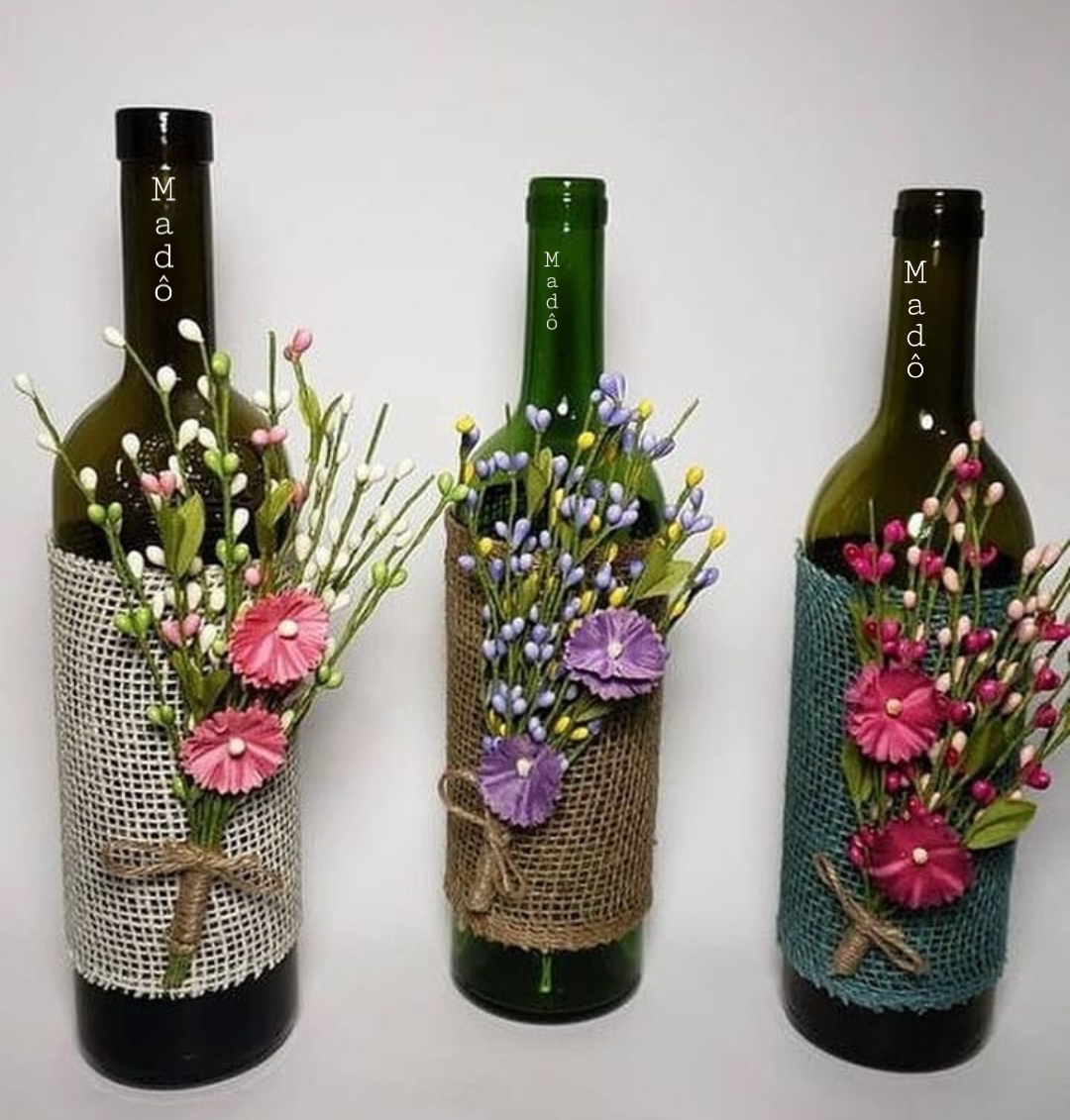 Украсить вино. Украшение бутылок. Декор стеклянных бутылок. Декорированные бутылки. Красивые декорированные бутылки.