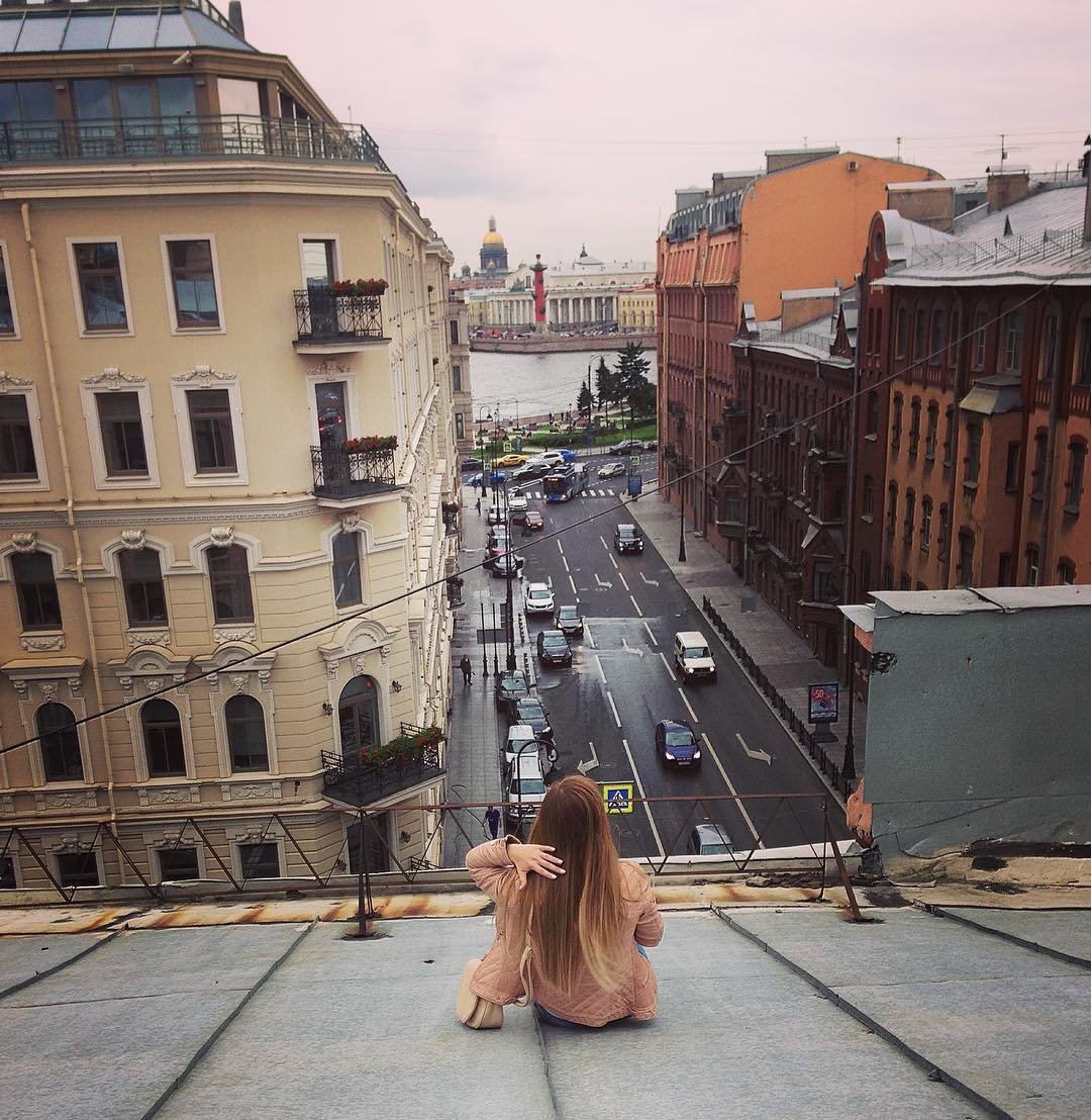 Санкт петербург девушка есть. Красивые девушки Санкт-Петербурга. Фотосессия на крыше. Девушка в Питере. Девушка на крыше.