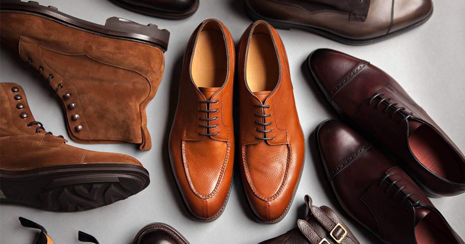 Мужскую коллекцию обуви. Мужская обувь. Туфли мужские. Мужская обувь реклама. Модная мужская обувь.