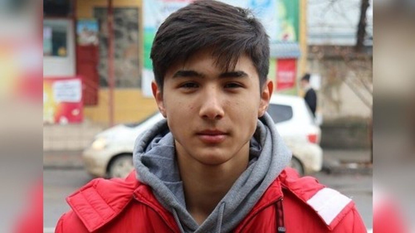 Хороший киргиз. Киргизы 17ле. Кыргызы парни. Красивые киргизы мужчины. Красивые кыргызы парни.