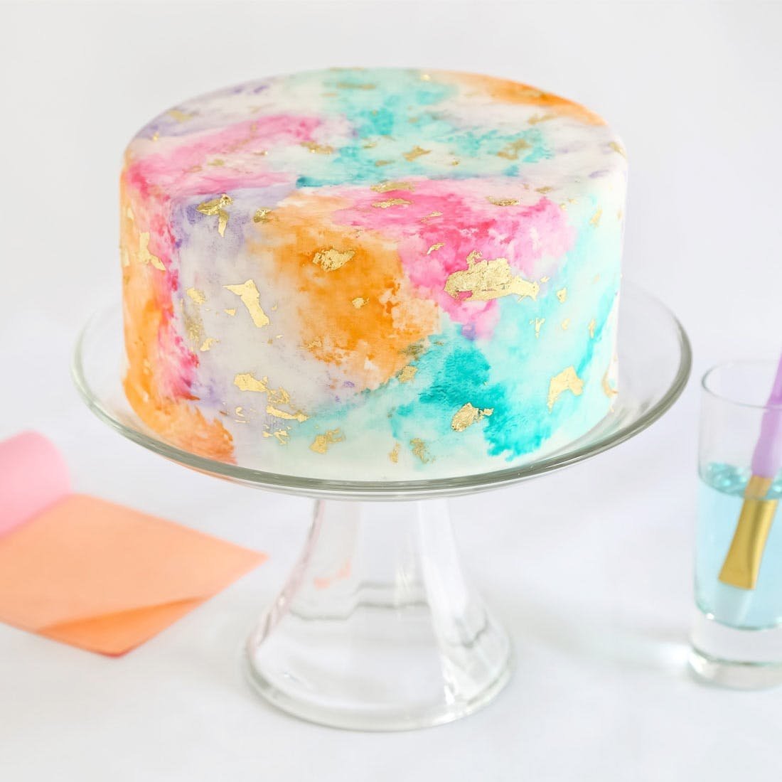 Торт с разноцветными мазками