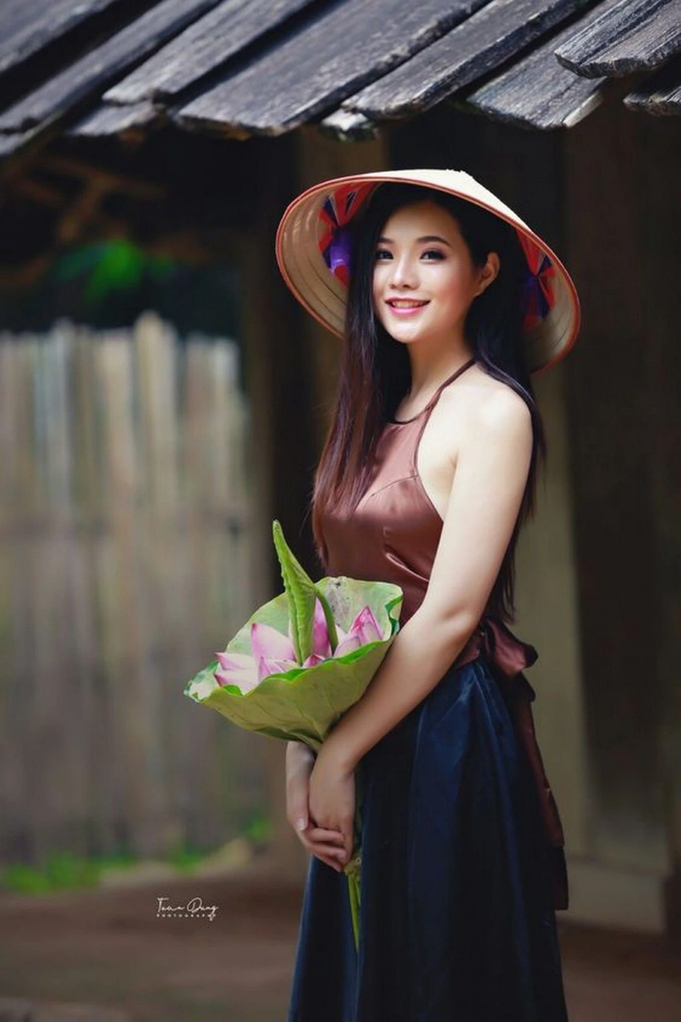 Vietnamese girl. Áo Yếm. Mina phan Вьетнамская певица. Вьетнам девушки. Красивые вьетнамские девушки.