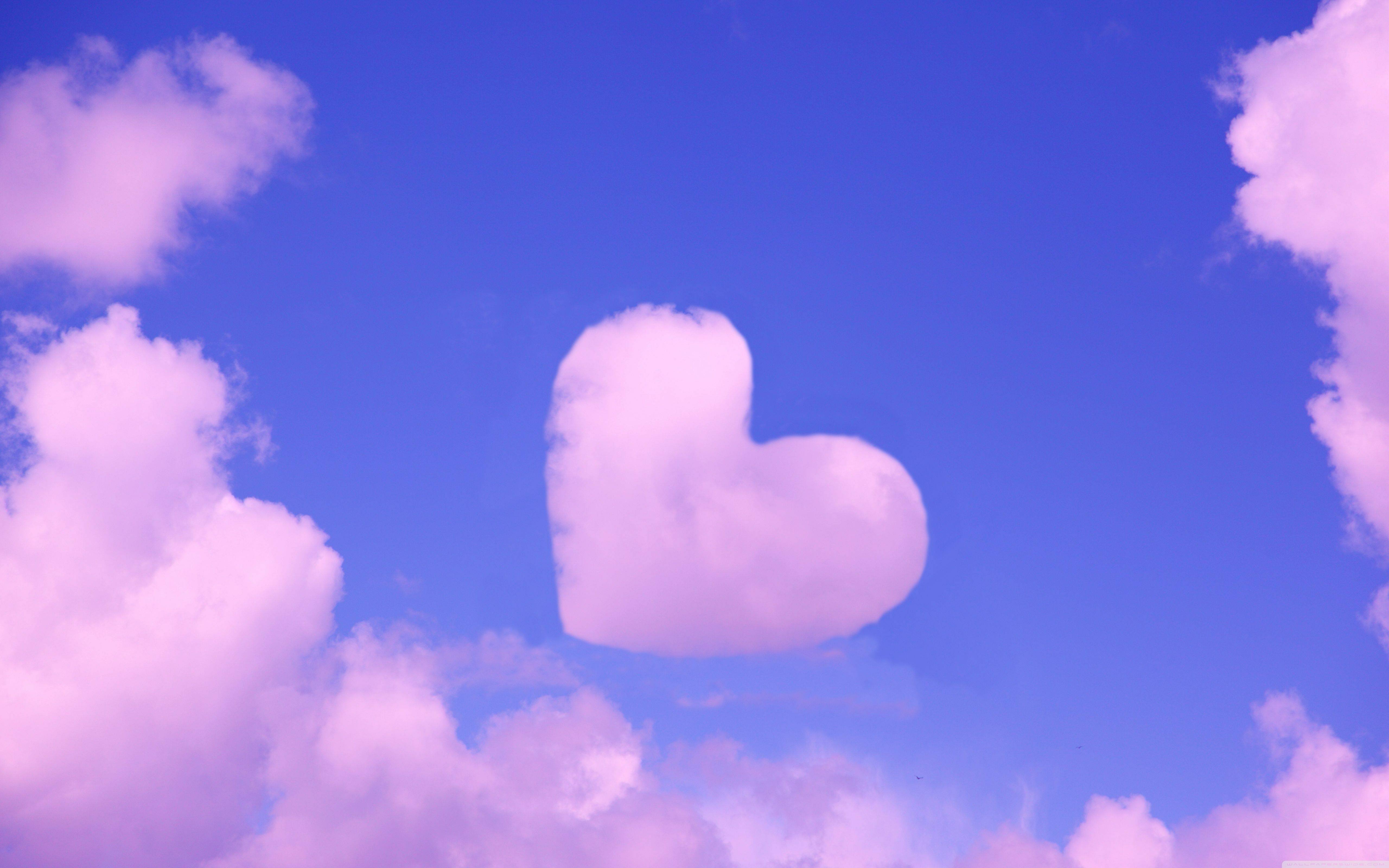 Посмотри на небо на телефон. Розовое облачко. Сердечко в небе. Облако в виде сердца. Облако в виде сердечка.