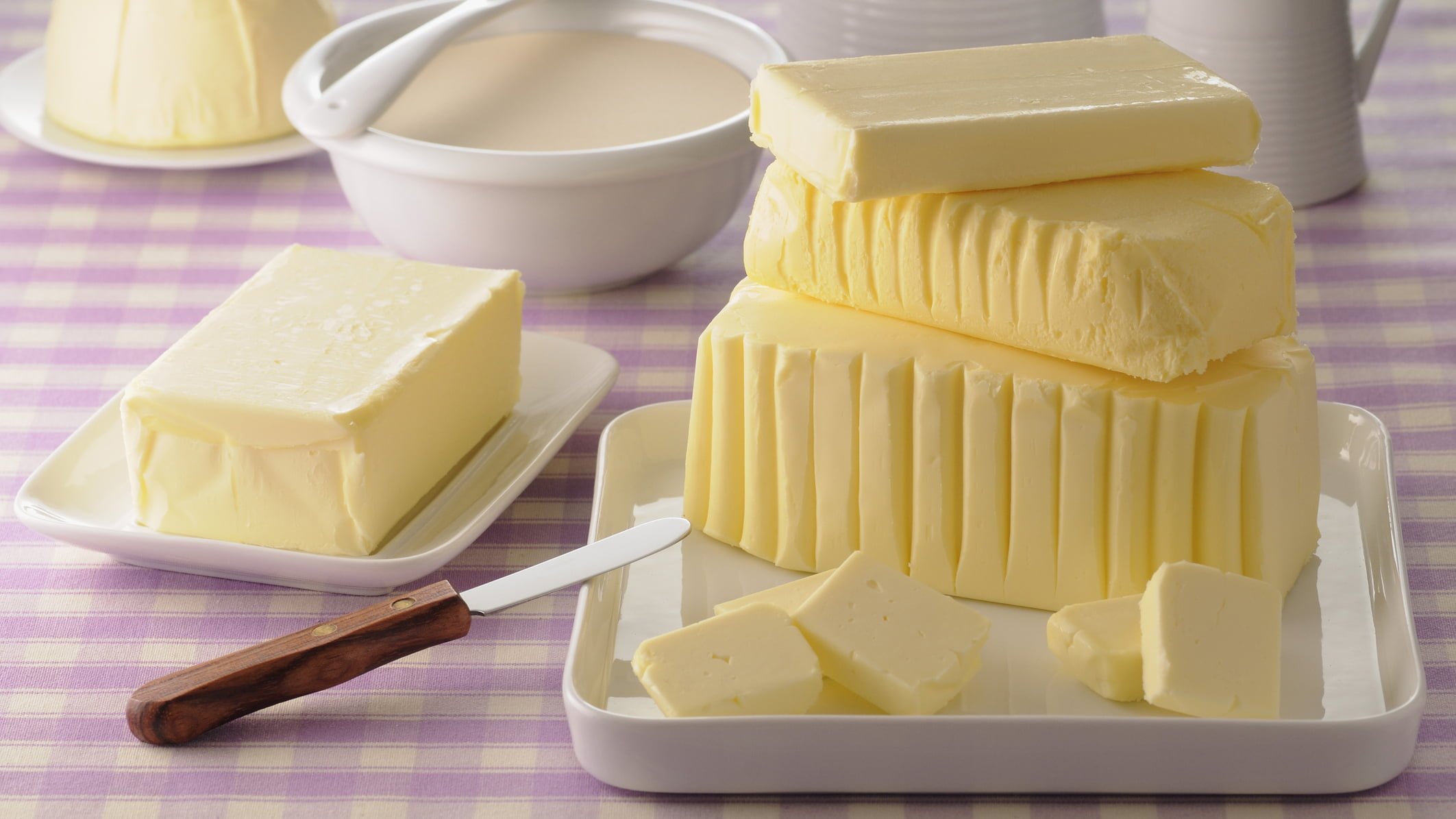Про масло сливочное. Масло сливочное. Масло сливочное и растительное. Масло сливочное красивое. Сливочное масло маргарин.