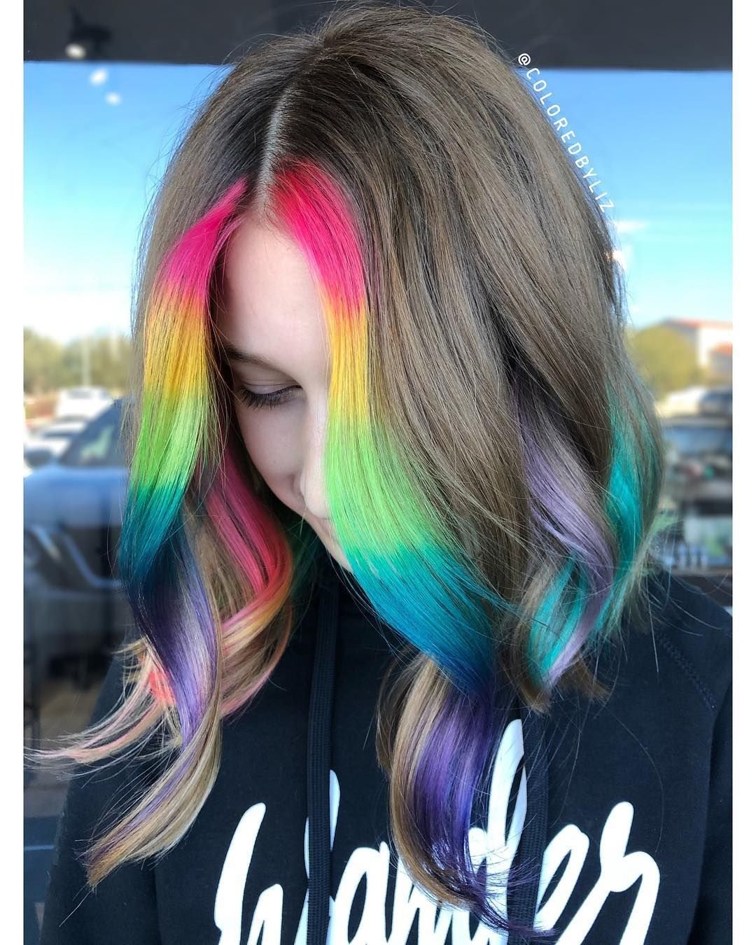 Порядки цветные. Радужные волосы. Разноцветное окрашивание волос. Разноцветные пряди. Радужная прядь волос.