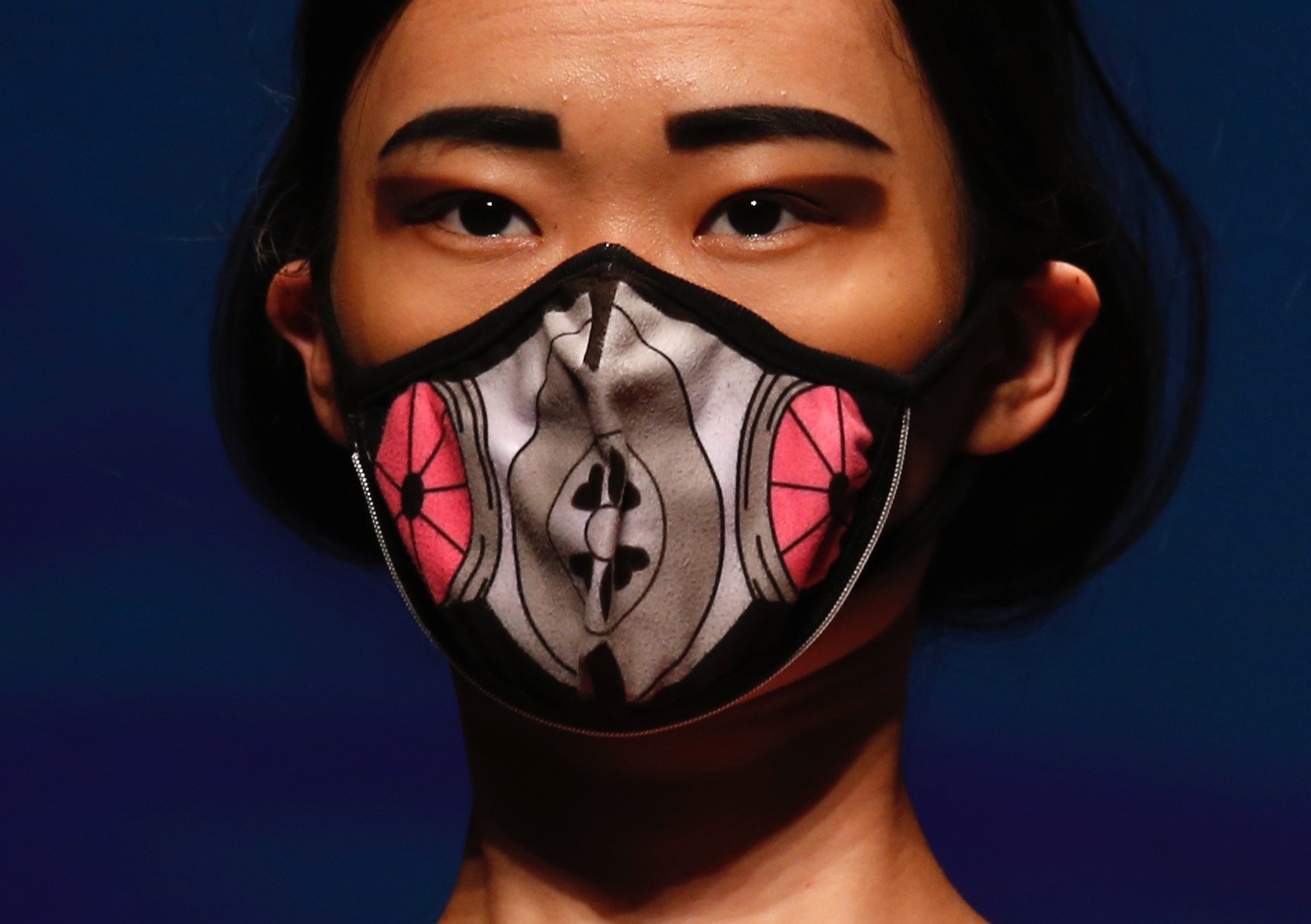 Маска лучшее видео. Креативные маски. Необычные маски для лица. Дизайнерские маски.