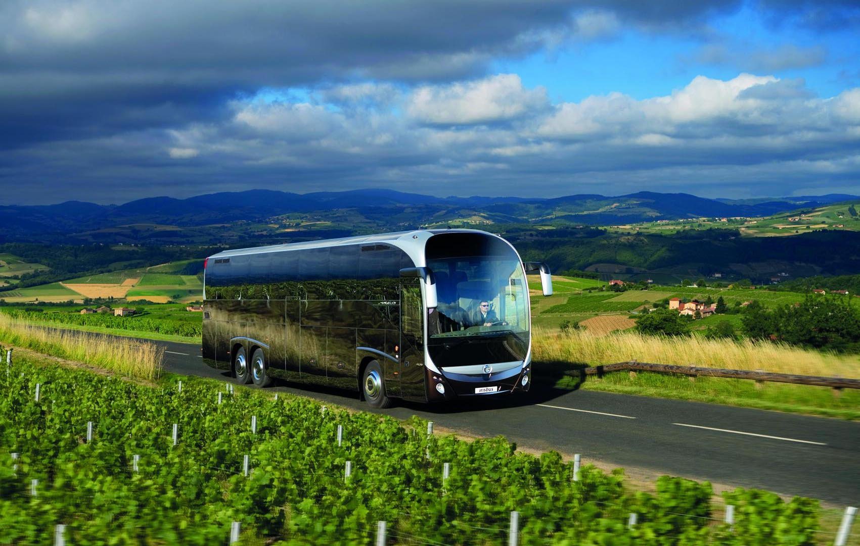 Туристический автобус ехал. Irisbus Magelys. Автобус Irisbus Magelys. Mercedes Benz Travego 2023. Красивые туристические автобусы.