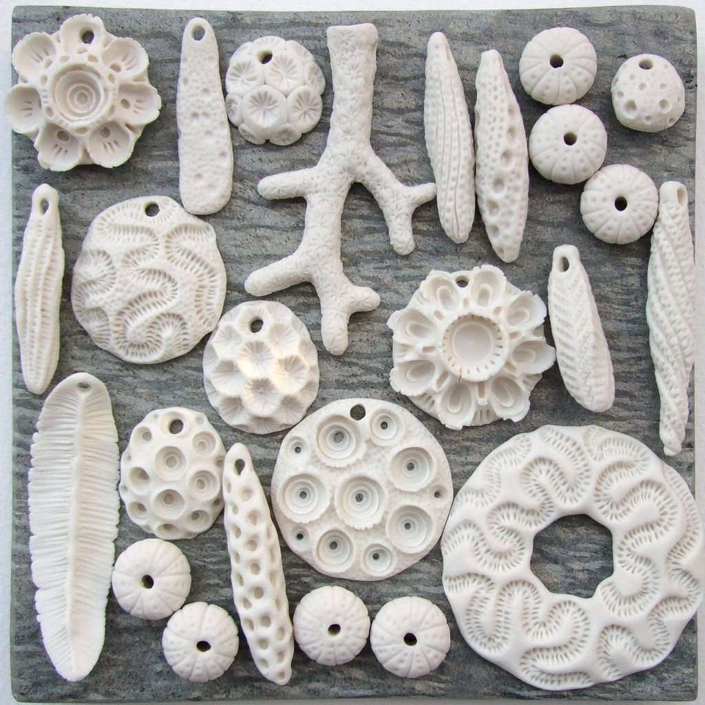 Класс керамики. Декор из глины. Керамические изделия на стену. Декорации из глины. Керамические изделия из пинтереста.