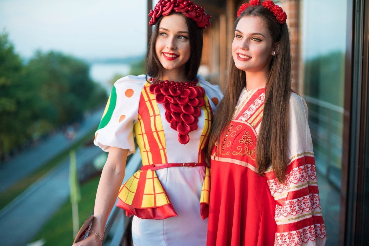 1 национальный белорусский. Национальные костюмы. Белорусский национальный костюм. Национальный костюм белорусов. Белорусское национальное платье.