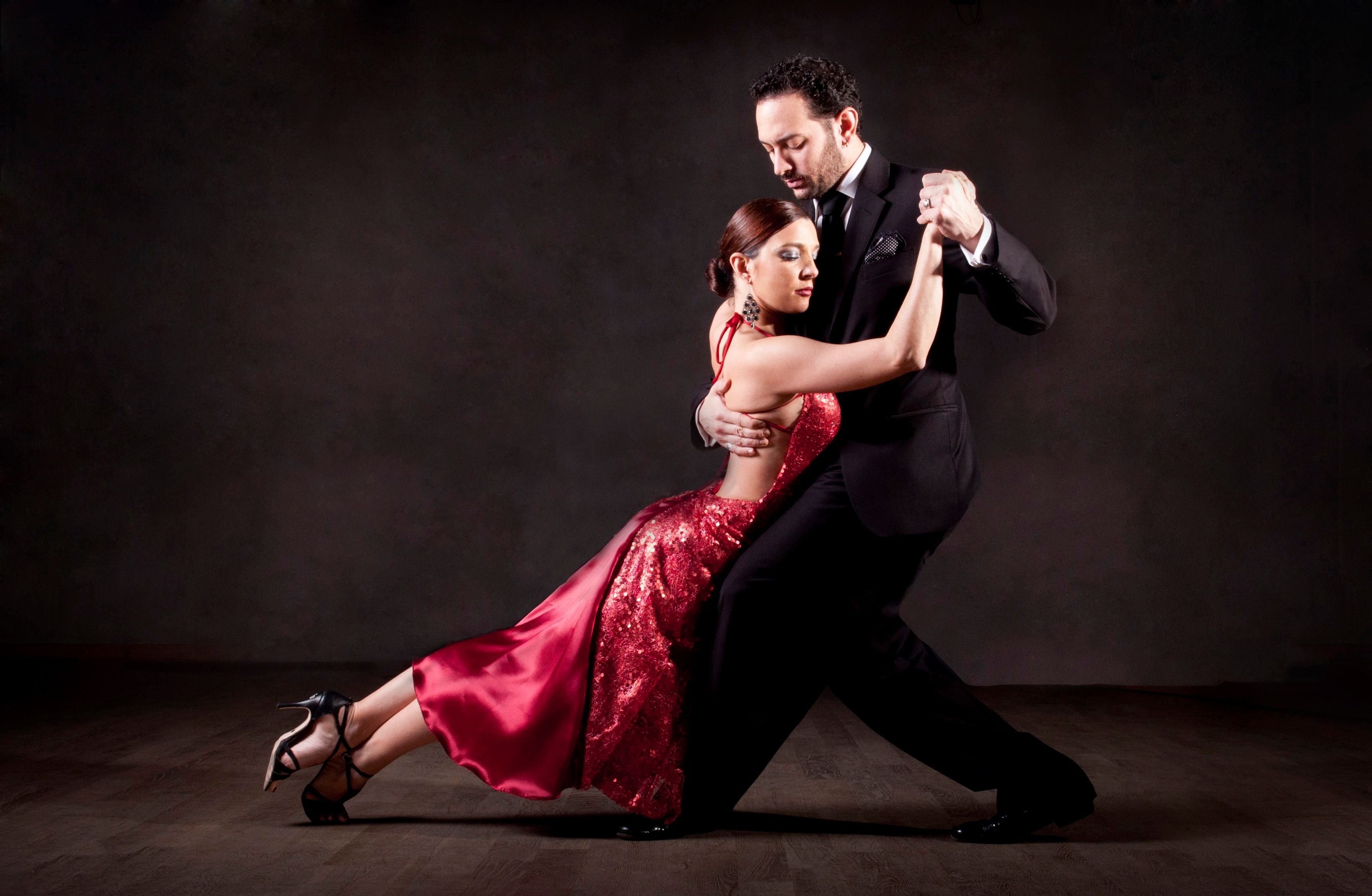 Voxeldance tango. Аргентинский танцор танго Карлос Гарида. Аргентинское танго милонга. Танго Карлос Саура. Фотосессия в стиле танго.