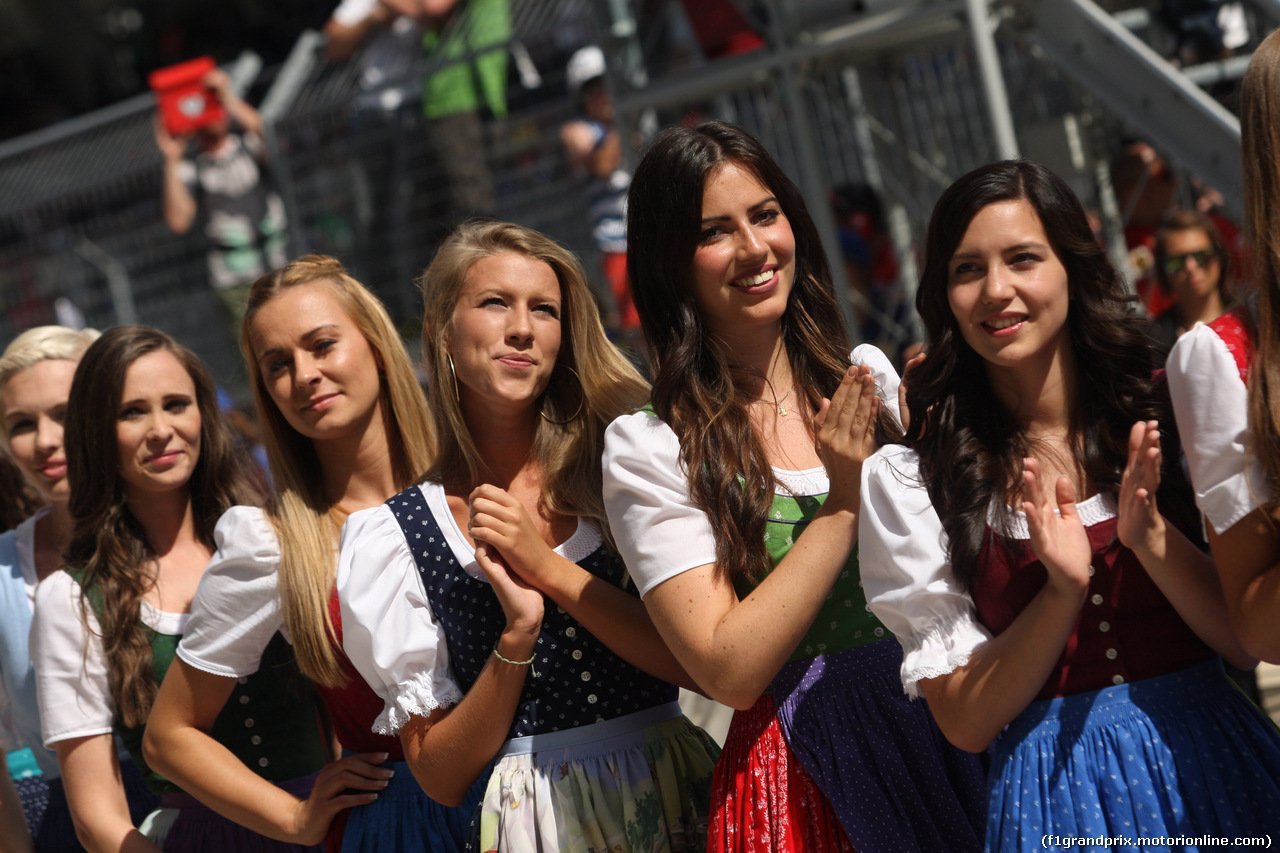 Чешское поменялись. Красивые немки. Германские девушки. Австрийские девушки. Красивые австрийцы.