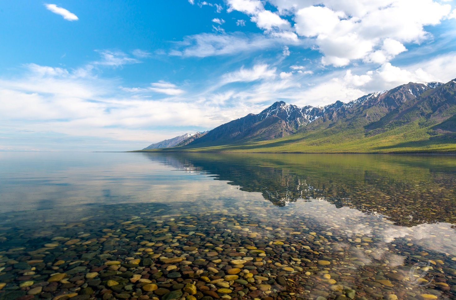 Байкал это точное озеро. Озеро Байкал. Таловские озера Байкал. Байкал-Жемчужина Бурятии. Байкал Жемчужина Сибири.
