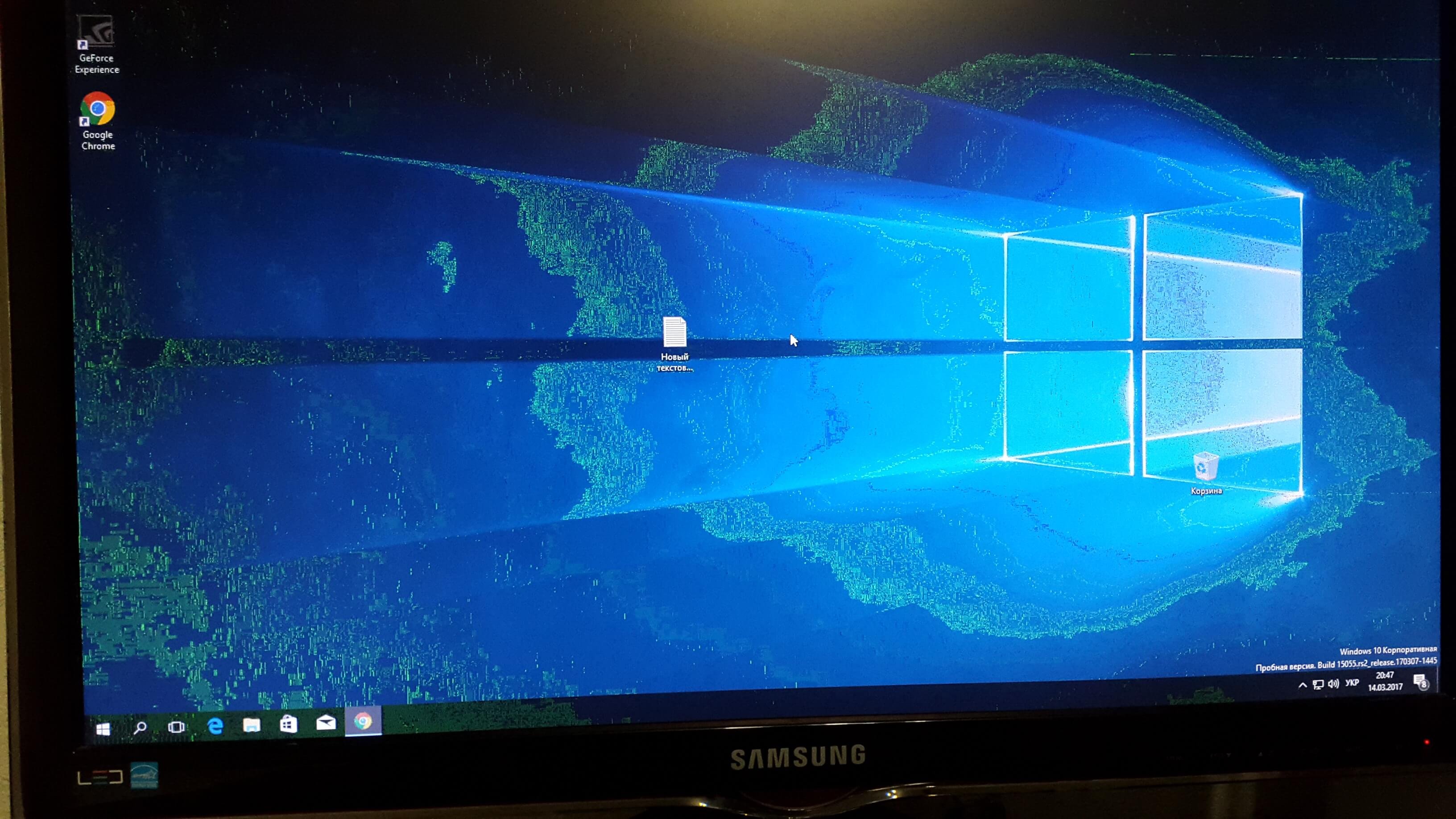 Появились рамки на экране. Полосы на экране монитора. Артефакты на экране. Искажения на экране монитора. Синие полоски на мониторе.