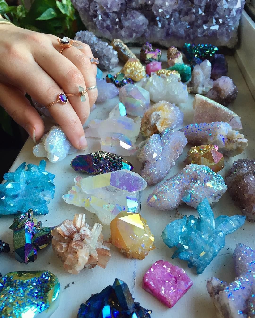Где красивые камни. Самоцветы минералы. Самоцветы минералы Кристалл. Kristall Minerals с120. Россыпь драгоценных камней.