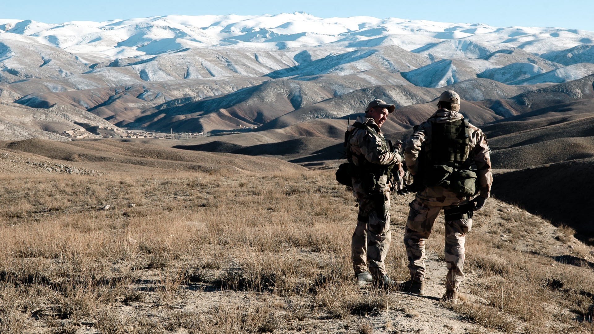 Проклятый горный дикий край. Афганистан красивый горный дикий. Красивые афганцы. Солдаты Швеции в Афганистане.