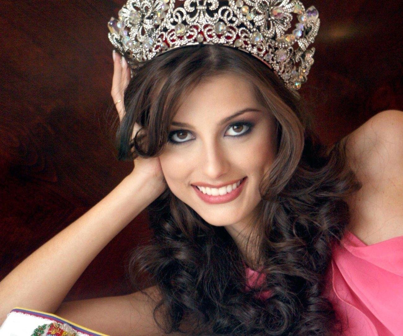 Самые красивые девушки найдете. Мисс Вселенная Венесуэла.