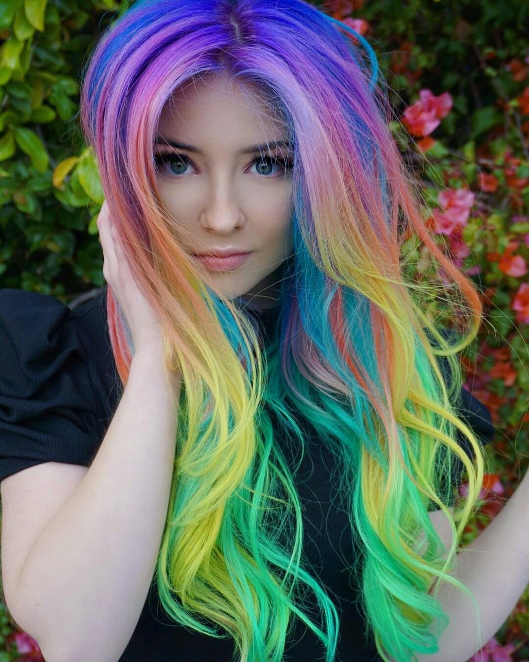 Окрашивание волос в яркие цвета