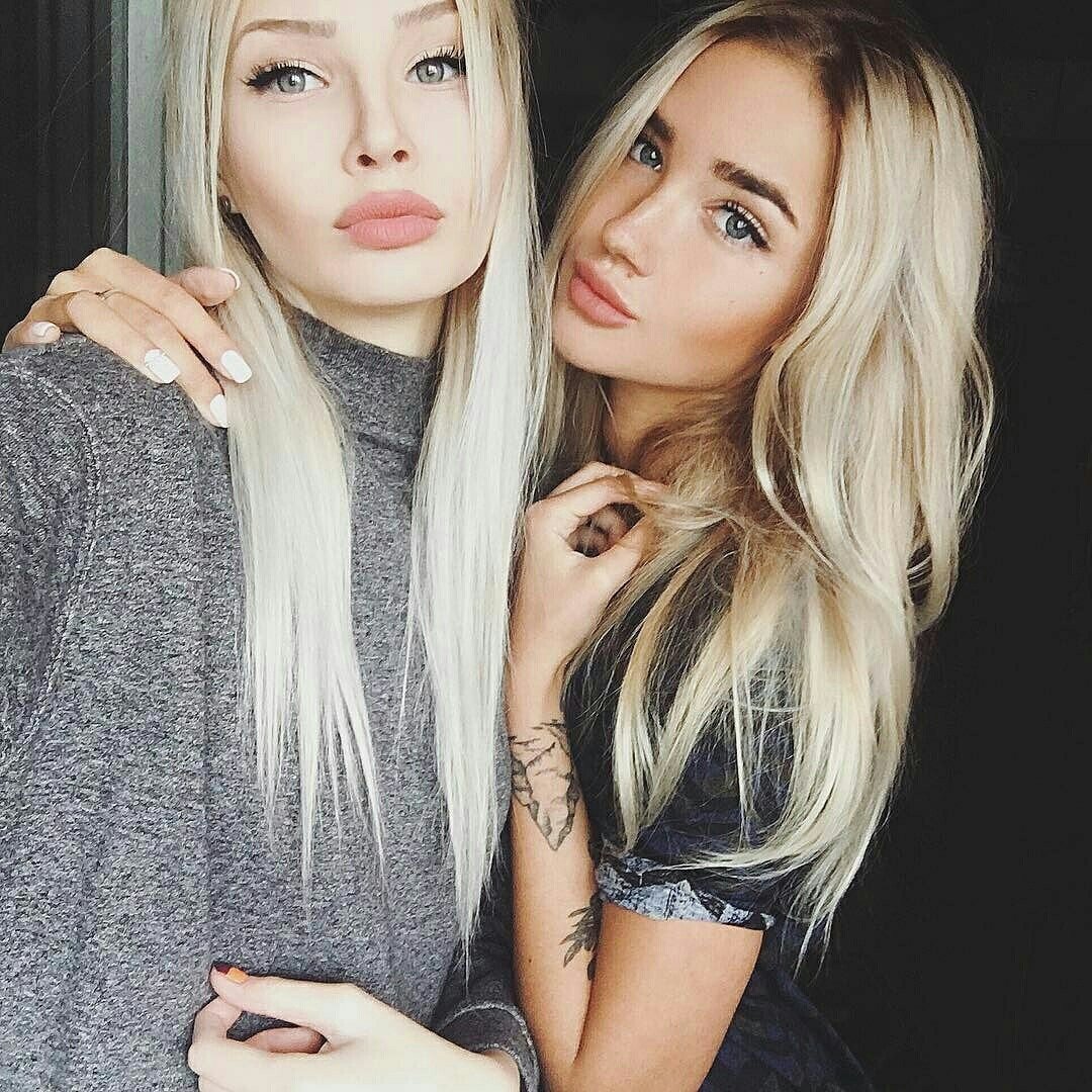 Блондинки сестренки
