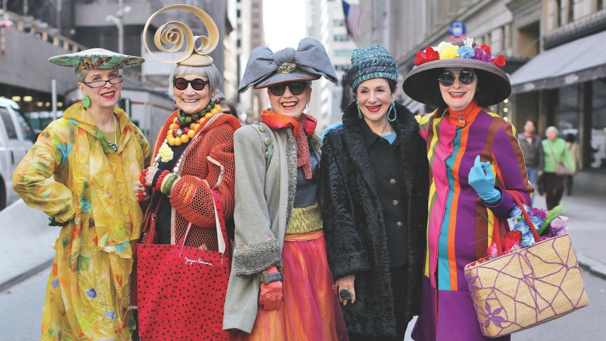 День бабушек во франции. Модные старушки. Три модные старушки. 4 Модные старушки. Модные старушки подружки.
