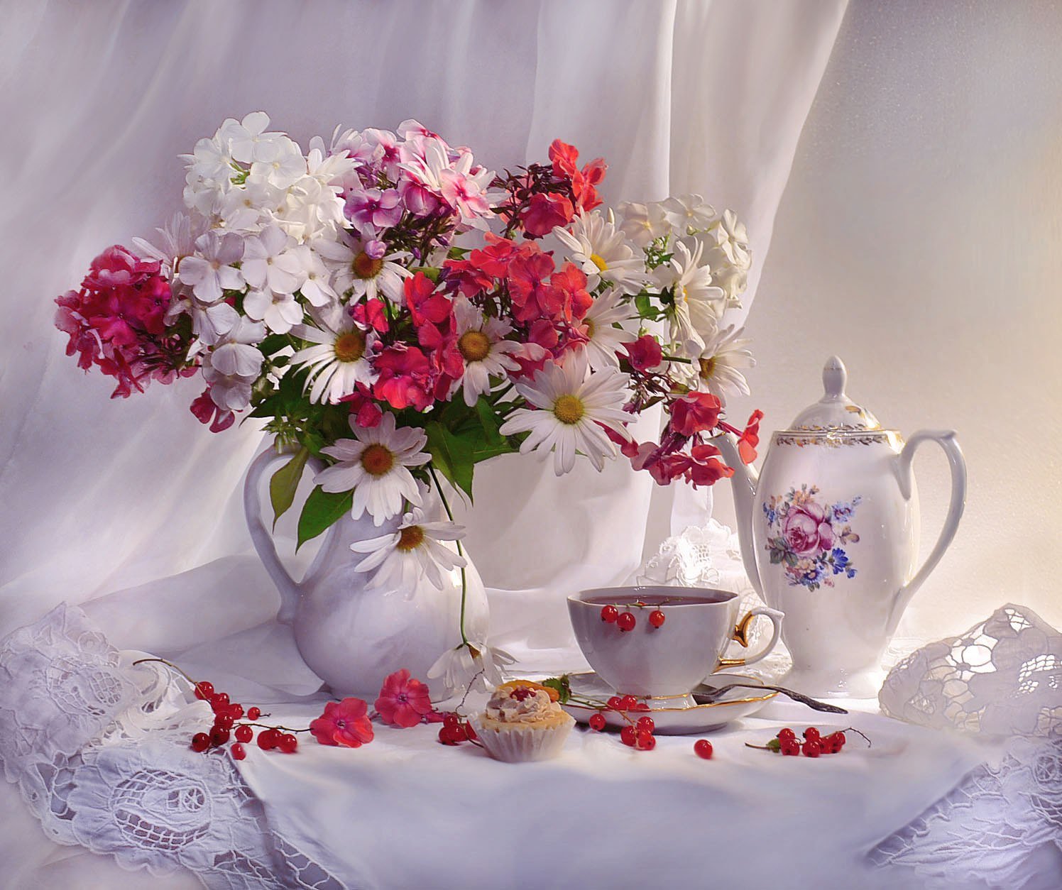 Доброе утро хорошего настроения цветы. Утренний букет. Утренние цветы. Прекрасный утренний букет. Чудесного утра и прекрасного настроения красивые.