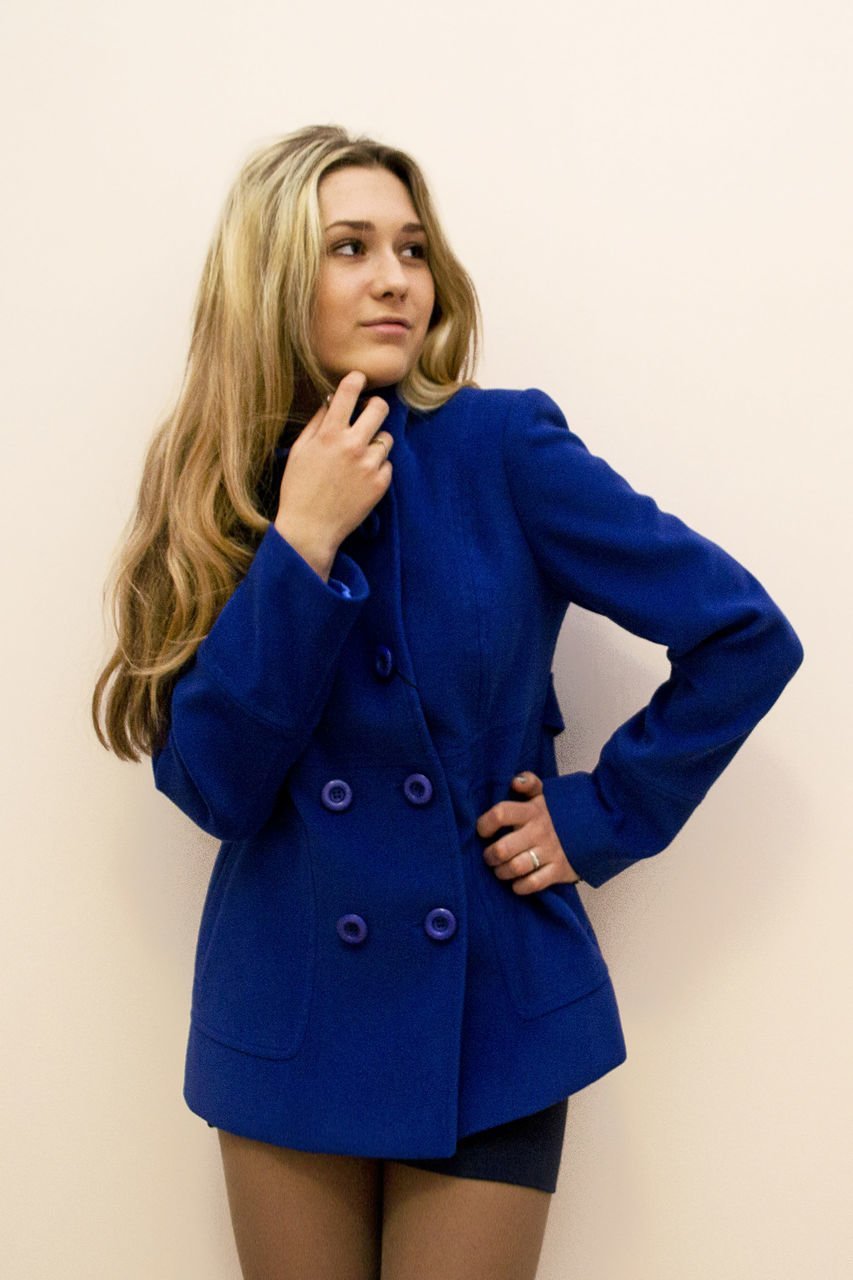 Синее пальто женское