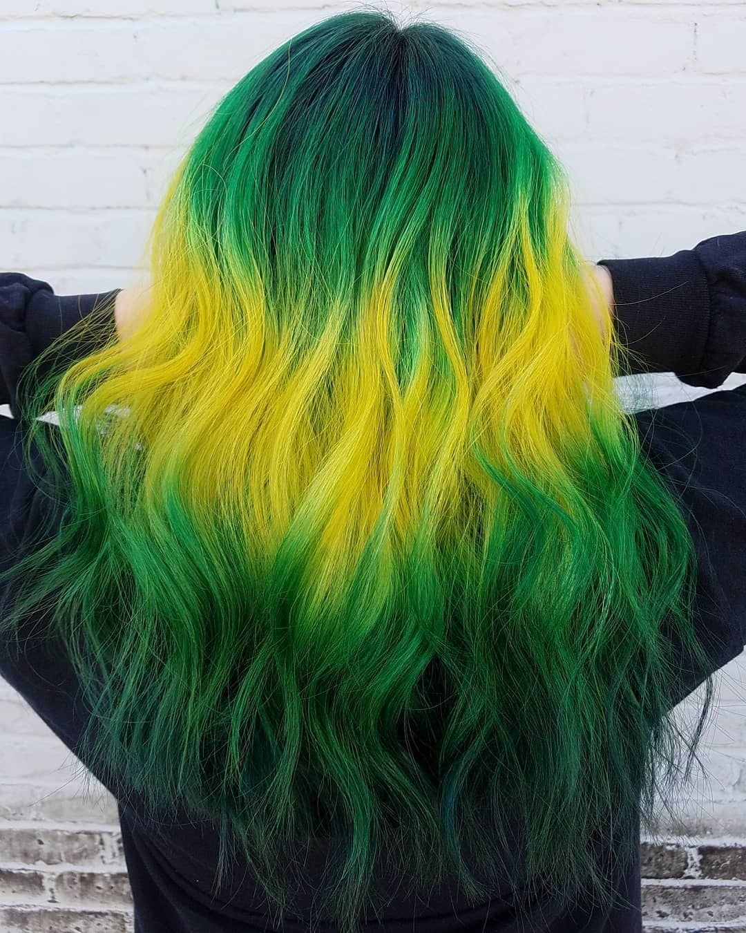 Можно зеленые волосы. Яркие волосы. Цветные волосы. Зеленые волосы. Яркие зелёные волосы.
