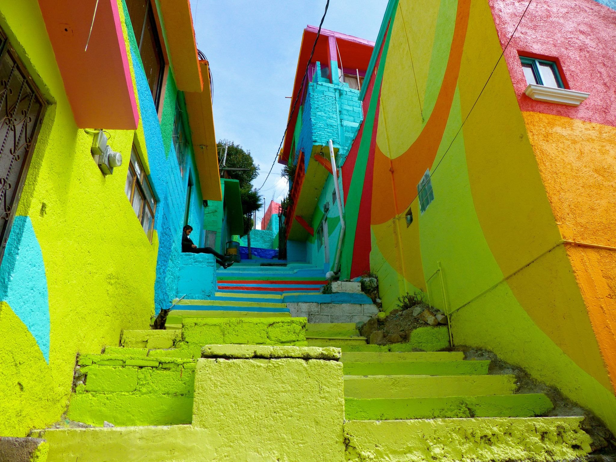 Color street. Яркие дома. Разноцветные дома. Красочный дом. Яркая Мексика.