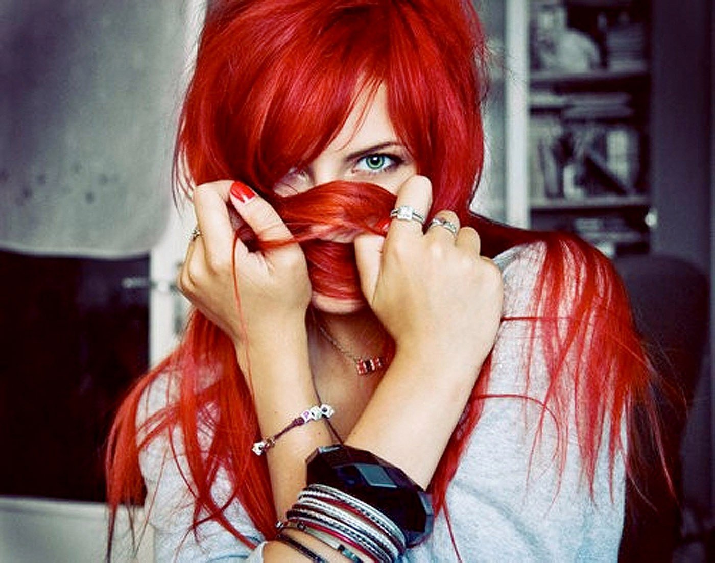 Девушка с красными волосами фото. Скарлет Тейлор с красными волосами. Дайана Кранк рыжая. Девушка с рыжими волосами. Девушка с красными волосами.