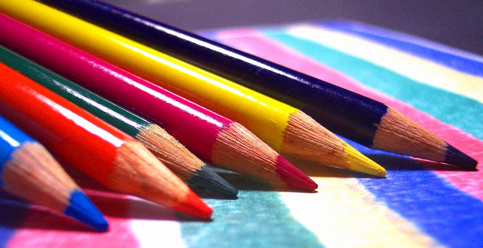 Занятие разноцветные карандаши для детей