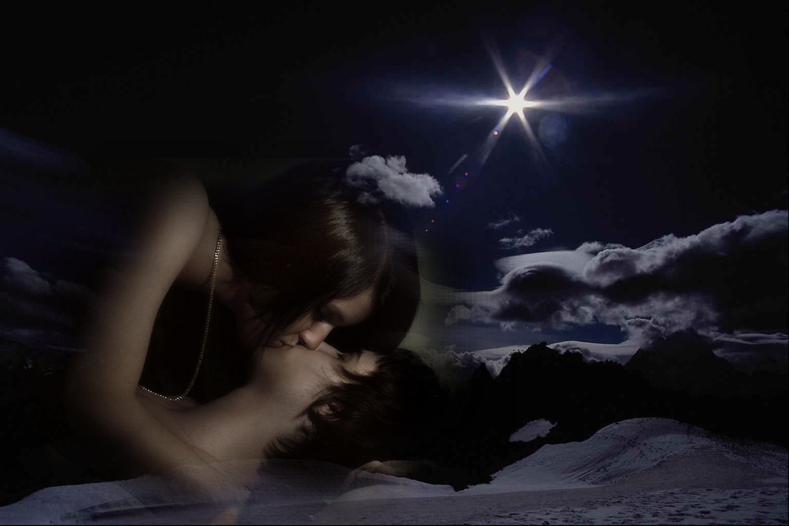 Во сне приснился поцелуй. Ночь любви. Ночной поцелуй. Объятия на ночь. Поцелуй на ночь.