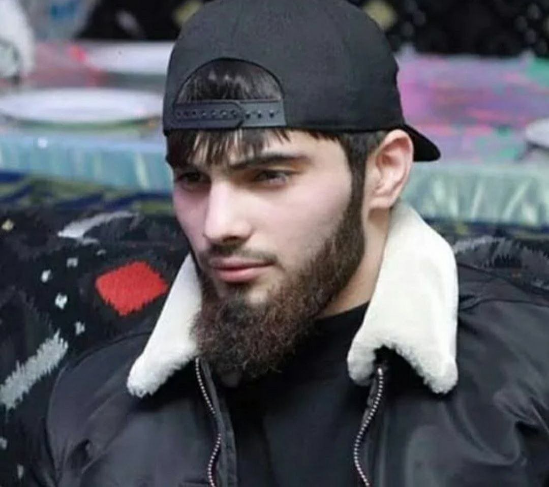 Мусульманский таджикский. Самандар Назаров. Красивый кавказец с бородой. Красивые чеченцы. Чеченские мужчины.