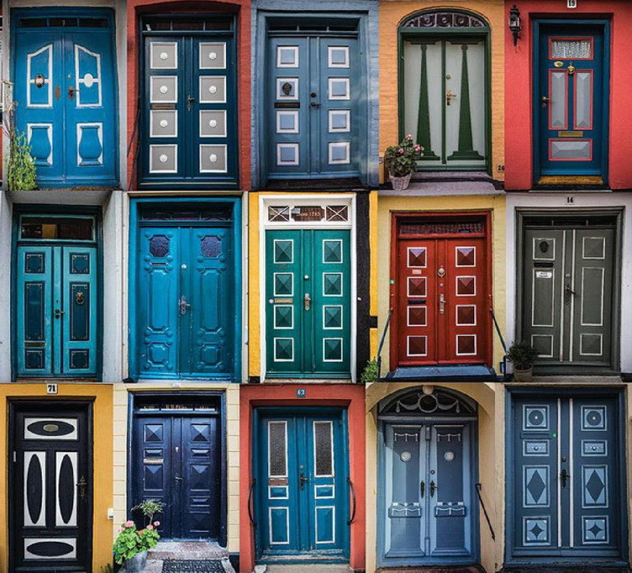 Двери куч. Разноцветные двери. Много дверей. Креативные двери. Красивые цветные двери.