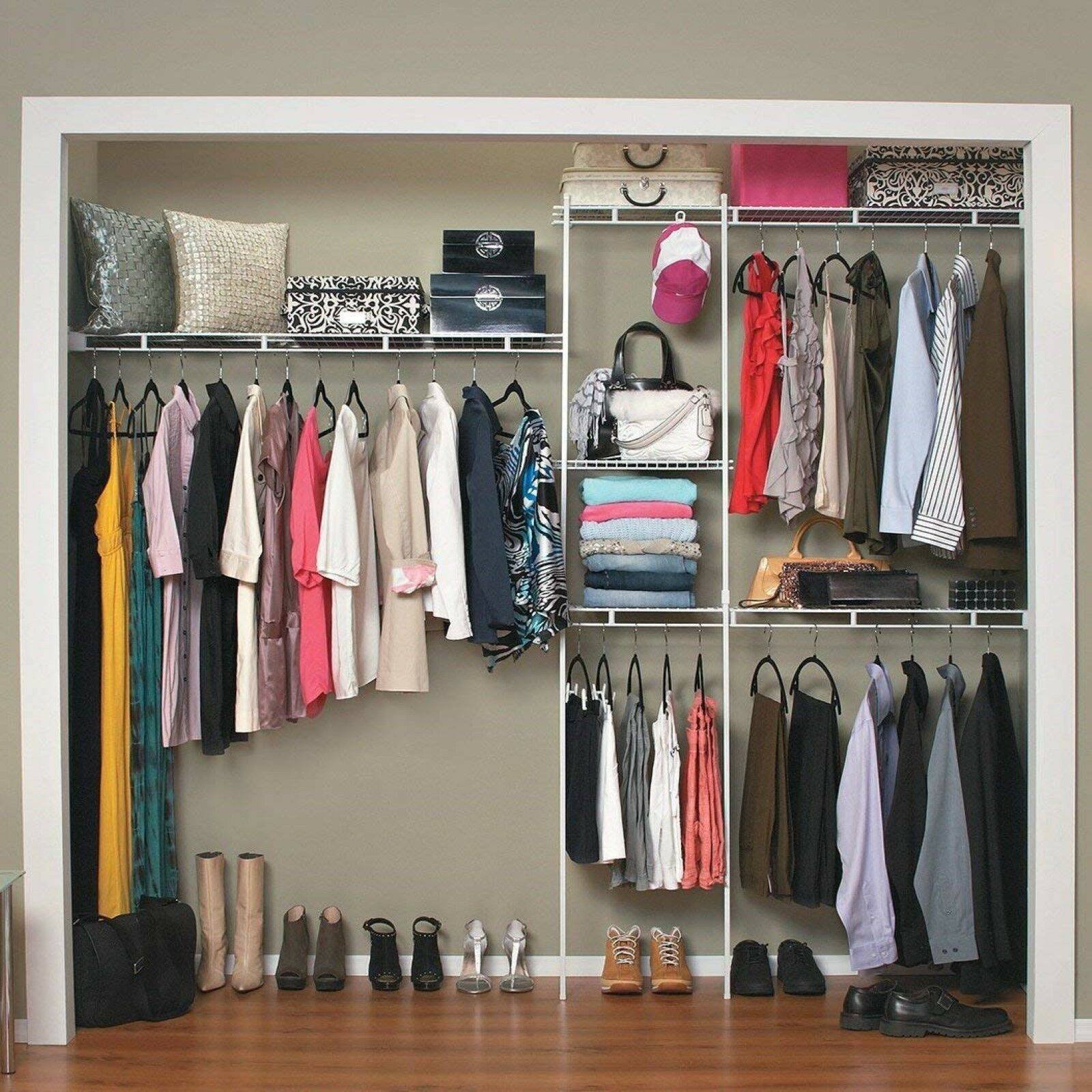 Предмет одежды гардероб. Гардеробная система +closetmaid. Шкаф для одежды. Шкаф с вещами. Гардероб с одеждой.