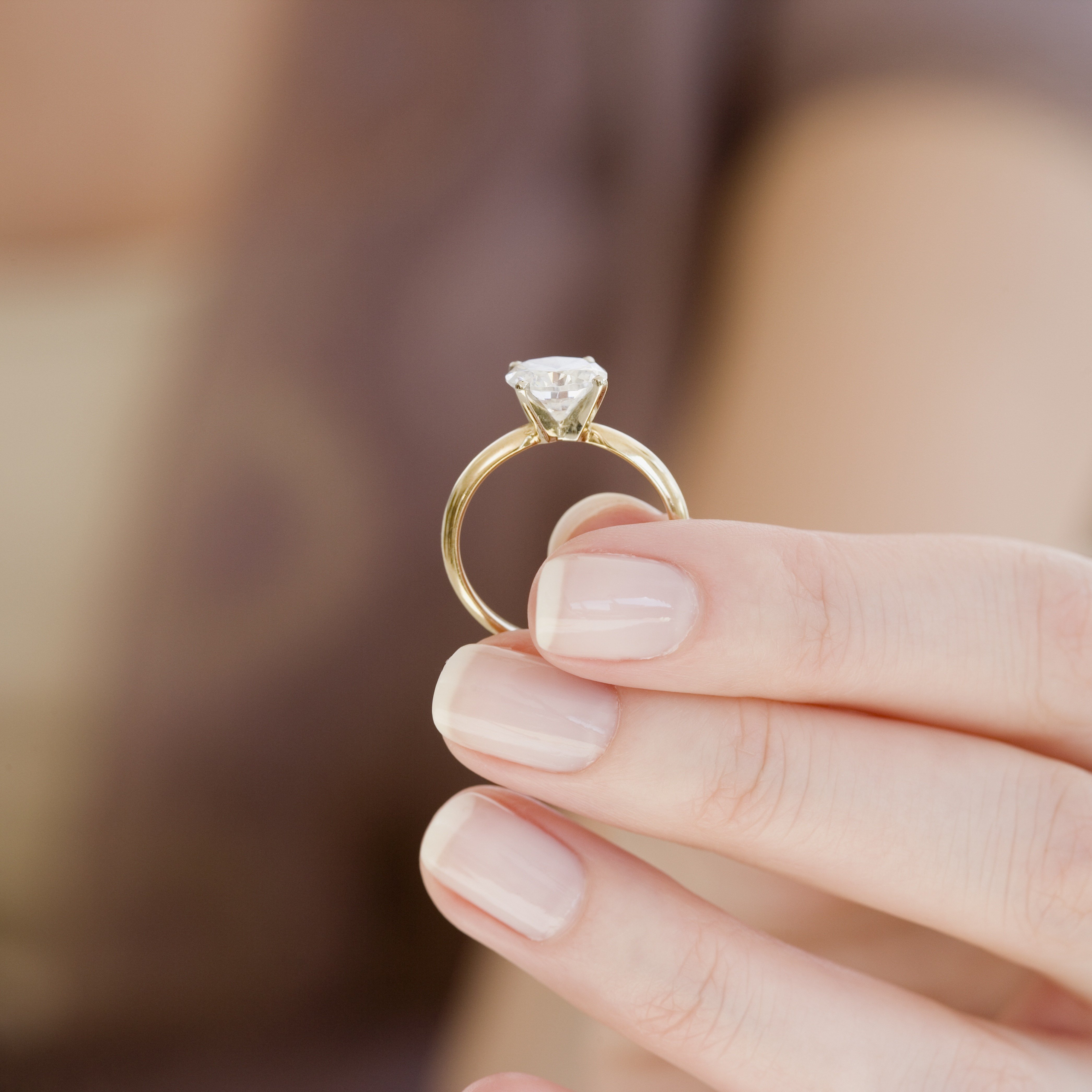 Лопнуло золотое кольцо. Красивые кольца. Кольцо для Помолвки. Красивые кольца для девушек. КОЛКОЛЬЦО для предложения.