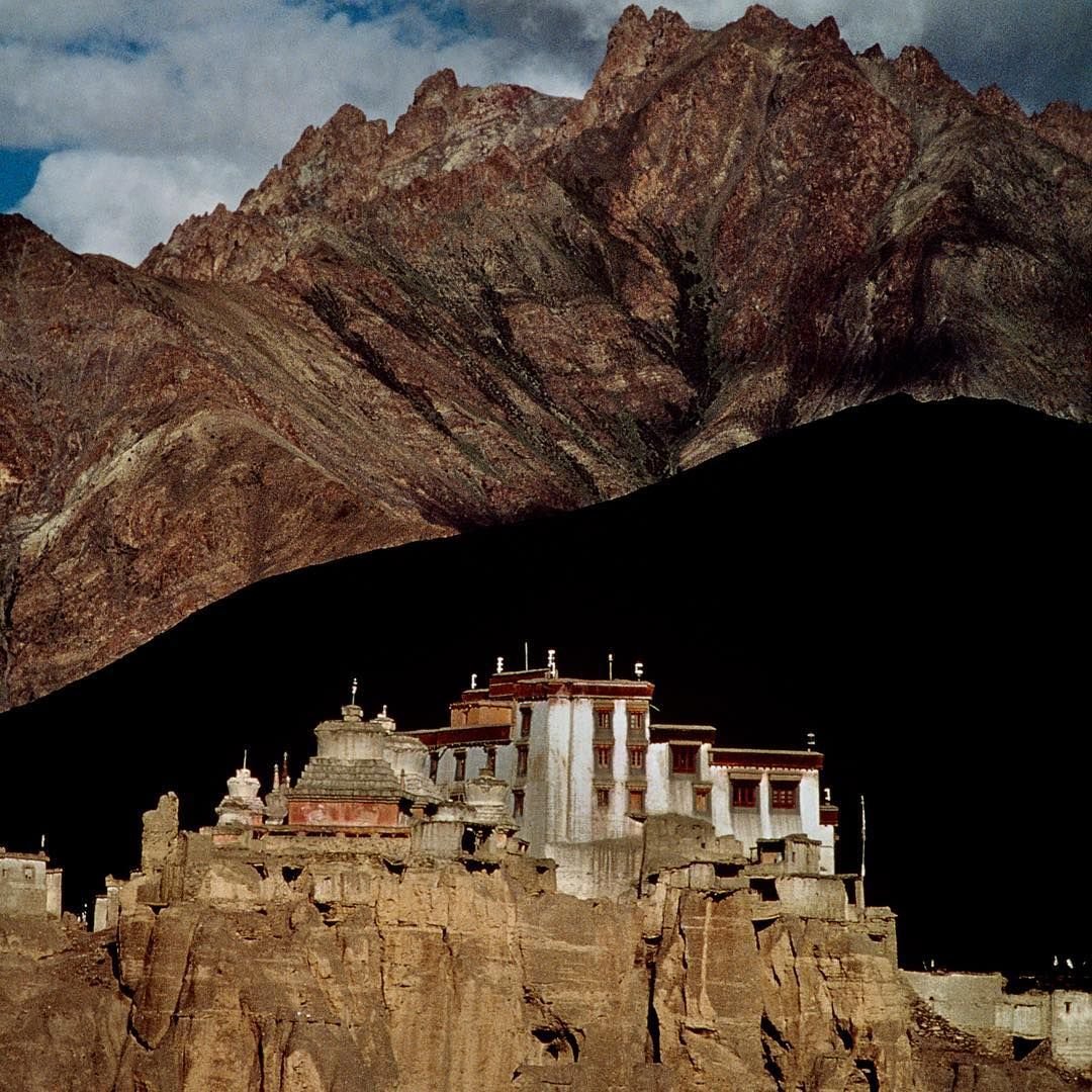 Бутан индия. Ламаюру Ладакх. Монастырь горы Тибет бутан Индия. Ступы Стонгдей Гомпа.. Непал красивые места.