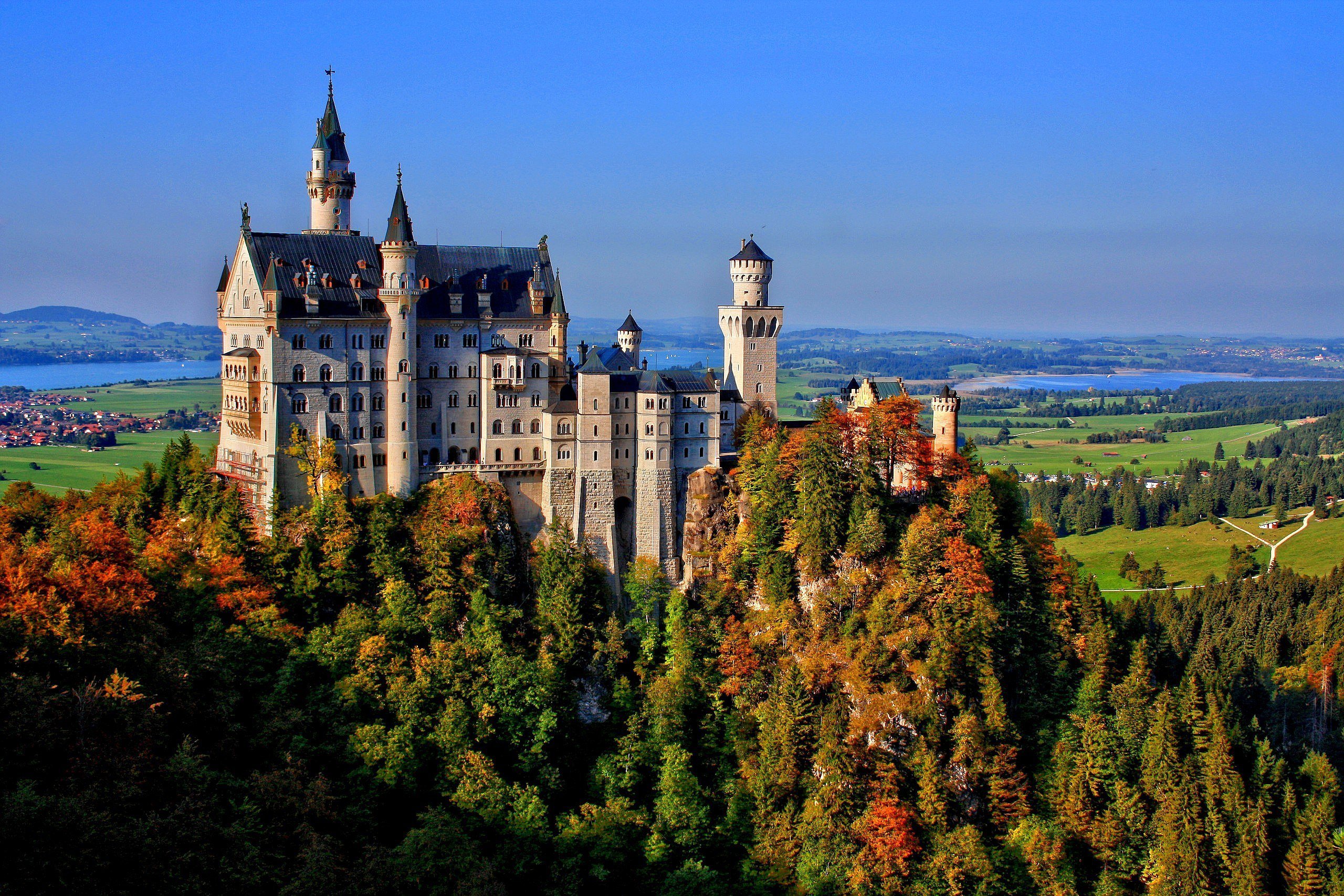 Алмания. Германия Бавария достопр. Замок Нойшванштайн (Баварские Альпы). Замок в Мюнхене. Замок Нойшванштайн, Хоэншвангау, Бавария, Германия.