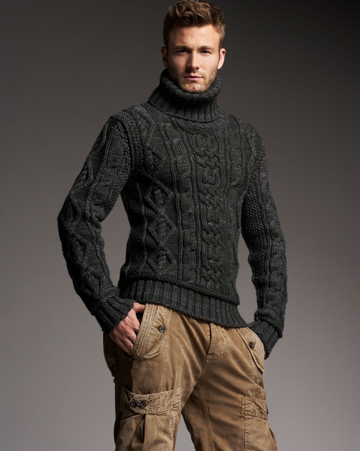 Модный мужской свитер