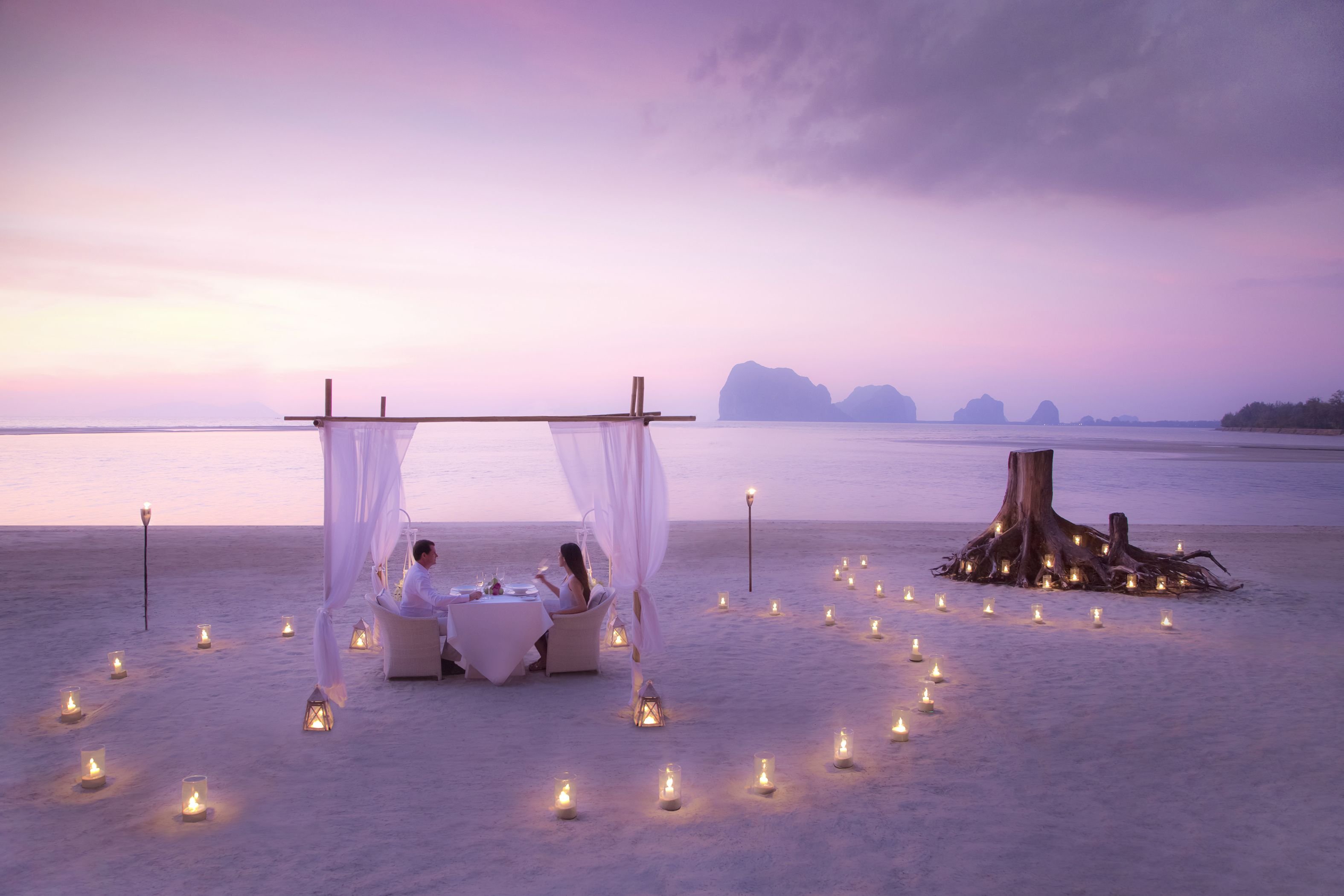 Красивый и нежный романтичный. Красивые романтические места. Романтический ужин. Романтичное место. Ужин на берегу моря.