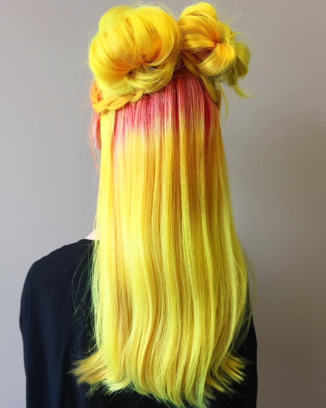 Длинные желтые волосы. Сацуне Тейлор желтые волосы. Желтые волосы. Причёска с жёлтыми волосами. Красивые желтые волосы.
