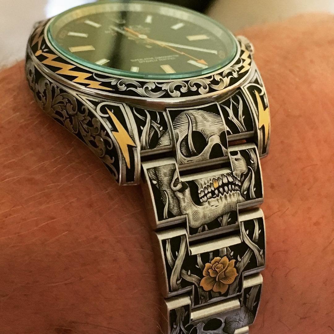 Металл часы наручные. Engraved Rolex Milgauss. Ролекс с гравировкой. Rolex Milgauss резные. Гравировка браслетов ролекс.